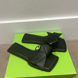 Acne Studios Black Leather Flip Flops 39
